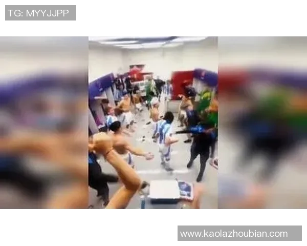 足球明星更衣室幕后揭秘球员们的真实生活瞬间大公开