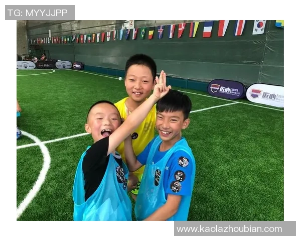 世界著名足球明星小人展现足球魅力与梦想的奇幻旅程 世界著名足球明星小人展现足球魅力与梦想的奇幻旅程